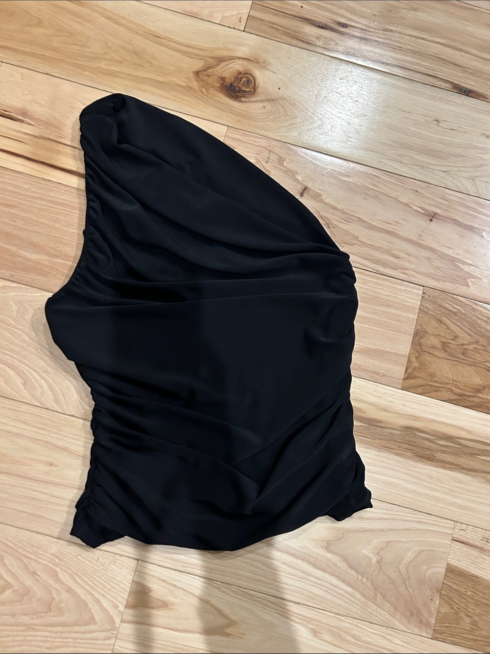 Evereve Black Asymmetric One-Shoulder Ruched Top